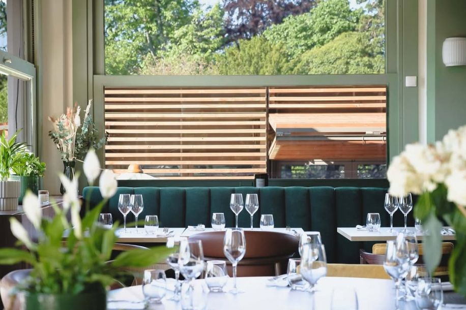 Le Chalet des Îles : un restaurant enchanteur au bord de l’eau, sur une île à Paris