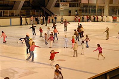 Soirée insolite dans une patinoire de nuit