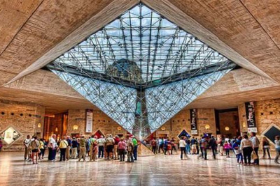 Grand cours de Yoga gratuit au Carrousel du Louvre