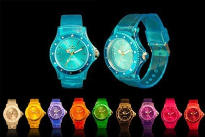 Montre Cristal transparente disponibles en 10 coloris à 19 € au lieu de 45 €