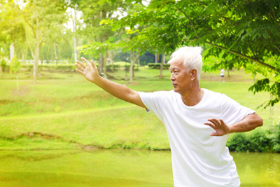 Cours gratuit de Qi Gong en plein air aux Buttes-Chaumont