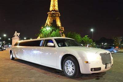 Balade en limousine dans Paris à 129 € au lieu de 250 € (8 pers.)