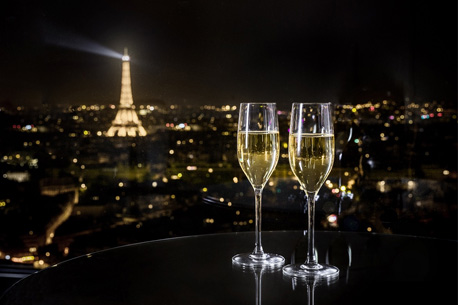 Bar insolite lounge avec vue panoramique sur tout Paris