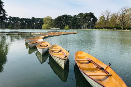 Balade en barque sur le lac du Bois de Boulogne (12 € / h)