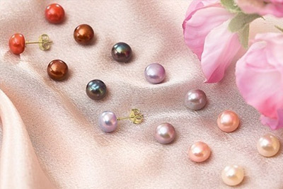 Coffret 7 paires de boucles d'oreilles en perles d'eau douce à 19,99 € au lieu de 205,82 €