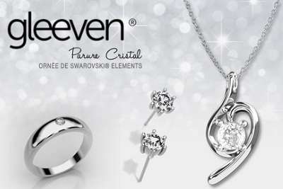 Parure chaîne, pendentif, boucles d'oreilles et bague solitaire plaqué argent ornée de cristaux Swarovski à 19,99 € au lieu de 99 € 