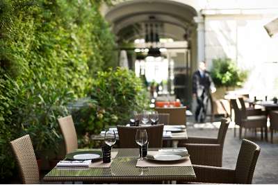 Restaurant Lounge dans un hôtel de luxe 5 étoiles