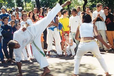 Squares en Fête 2014, initiation à la Capoeira et cours gratuit de percussion