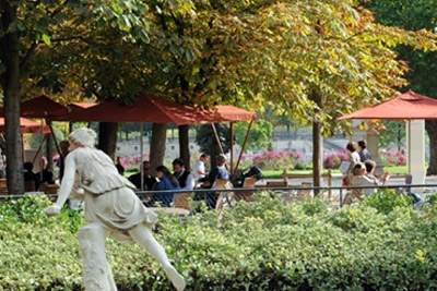 Bar avec terrasse en pleine nature au cœur de Paris