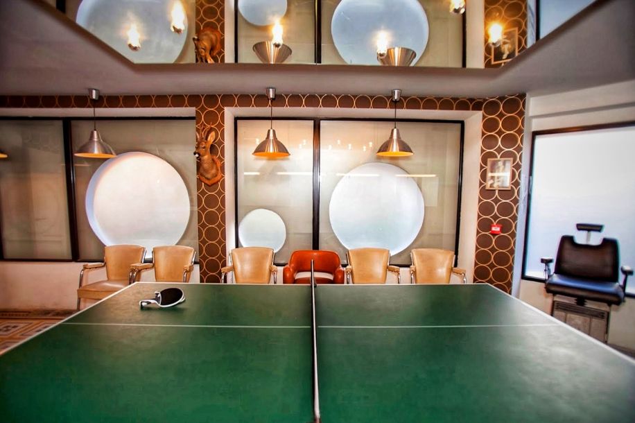 Gossima : le bar où tu joues au ping pong en buvant un verre