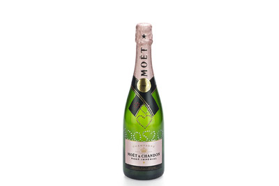 Champagne Moët et Chandon  personnalisé avec des cristaux Swarovski 