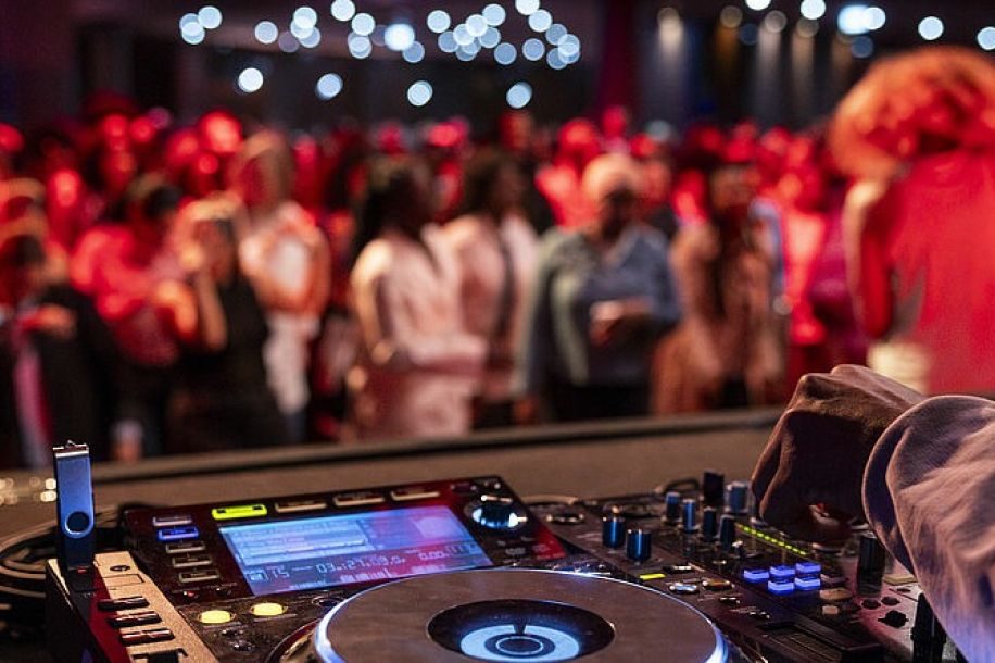 Soirée Premières Nations gratuite : concert, DJ set , expo et performances au musée du quai Branly