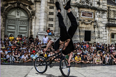 Spectacle d’acrobatie gratuit 