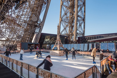 Patinoire gratuite à la Tour Eiffel (hors montée à 7 €)