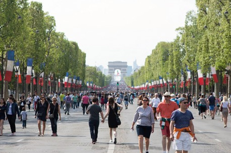 Champs-Elysées réservés aux piétons