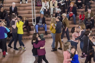 Danse Bollywood gratuite dans le métro (démo et initiation)