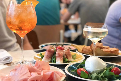 Antipastis gratuits à volonté (pour l'achat d'une conso)