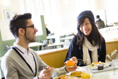 Repas pas cher (entrée, plat, dessert) à seulement 1 € pour les étudiants et 8,50 € pour tous les autres