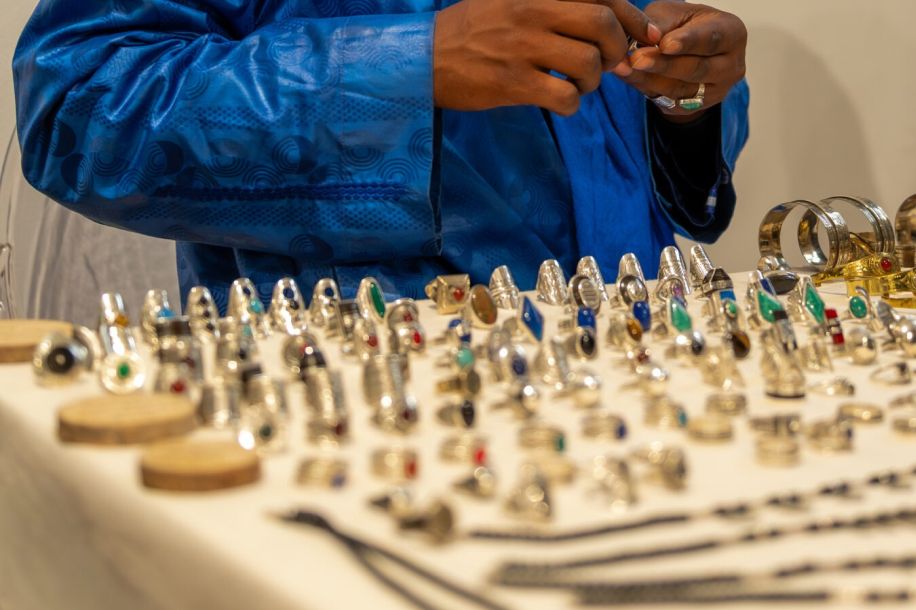 Créateurs, saveurs et cadeaux uniques au Marché Afro Caribéen