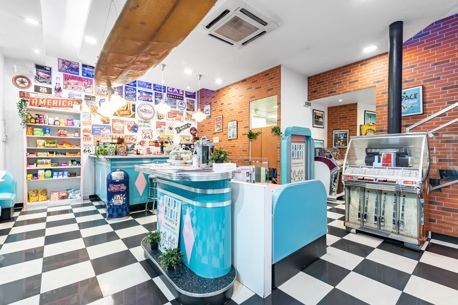 HD Diner : ambiance cafétéria américaine des années 50