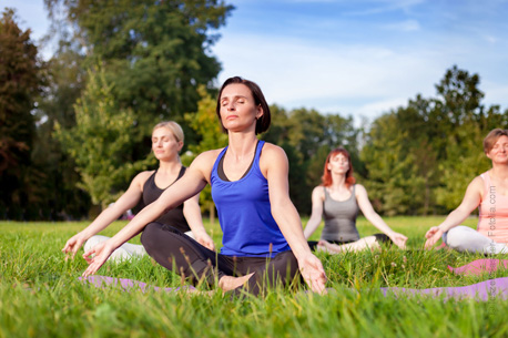 Yoga gratuit au pied du Sacré Cœur